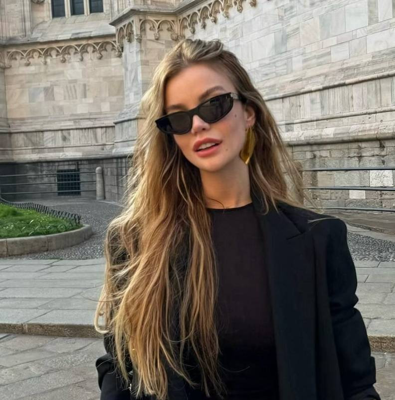 Somer Şef genç oyuncuyu öperken yakalandı - Resim: 9